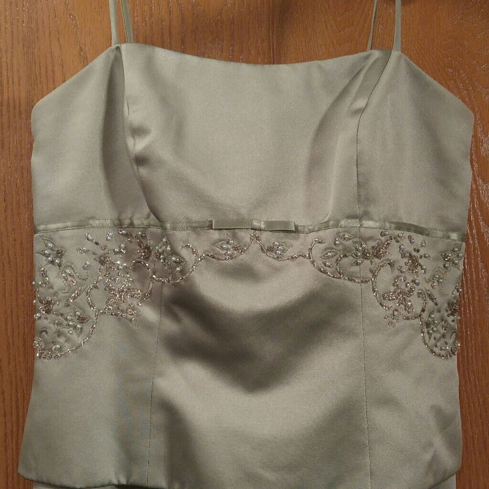 Peridot David's Bridal F11649 Bridesmaid's Dress - Picture 2 of 6